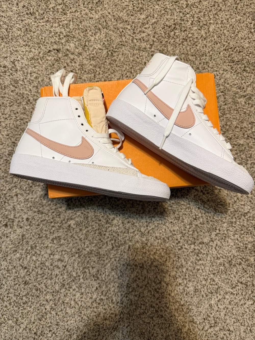 Nike Women's Blazer Mid '77 White Pink Tan